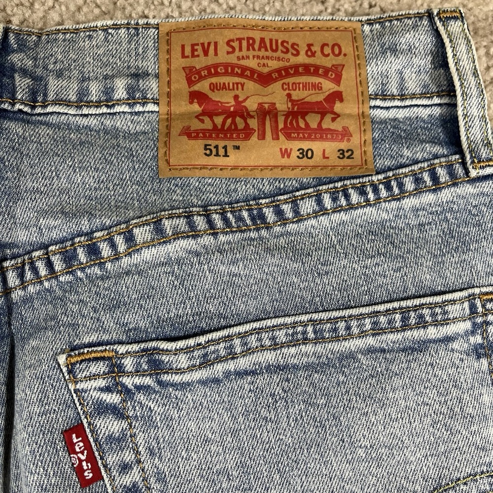 Levis 511 Slim Fit Distressed Blue Jeans Mens 30x32 True Fit 32x32 Light Wash - Picture 12 of 15
